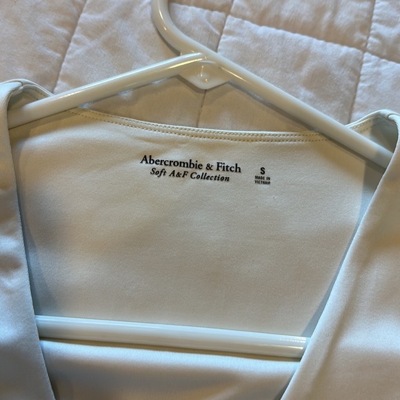 Abercrombie & Fitch Wrap Blouse Size Small - Picture 2 of 5